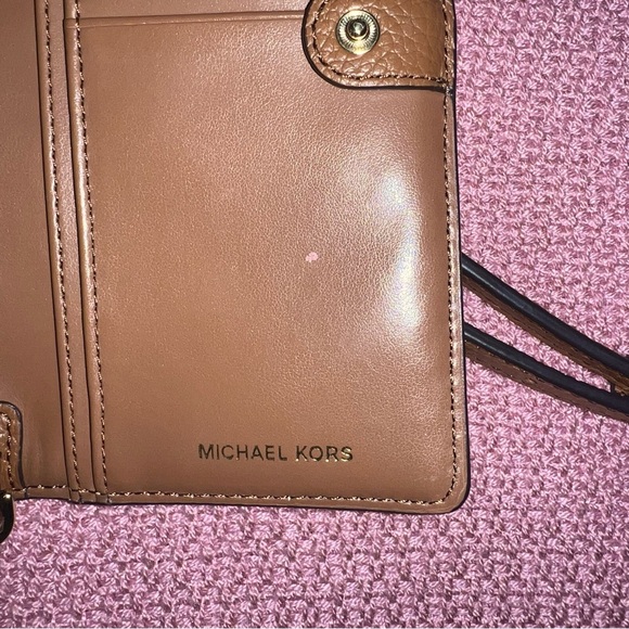 Michael Kors Jet Set Charm Small Phone Crossbody - Picture 9 of 10